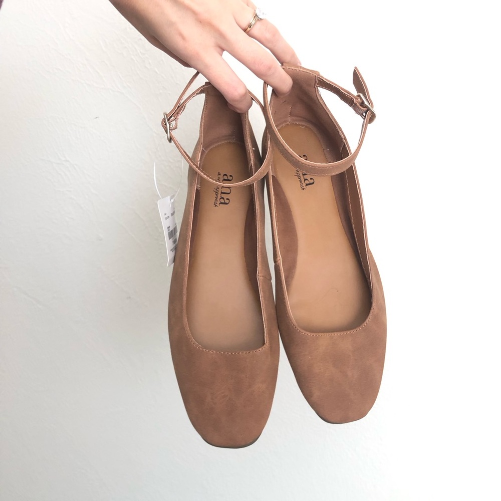 ✨NWT Ana Brown Flats✨